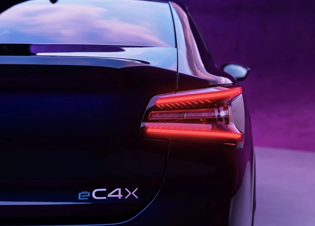 1707809-Citroen-C4_X-2025-10.jpg