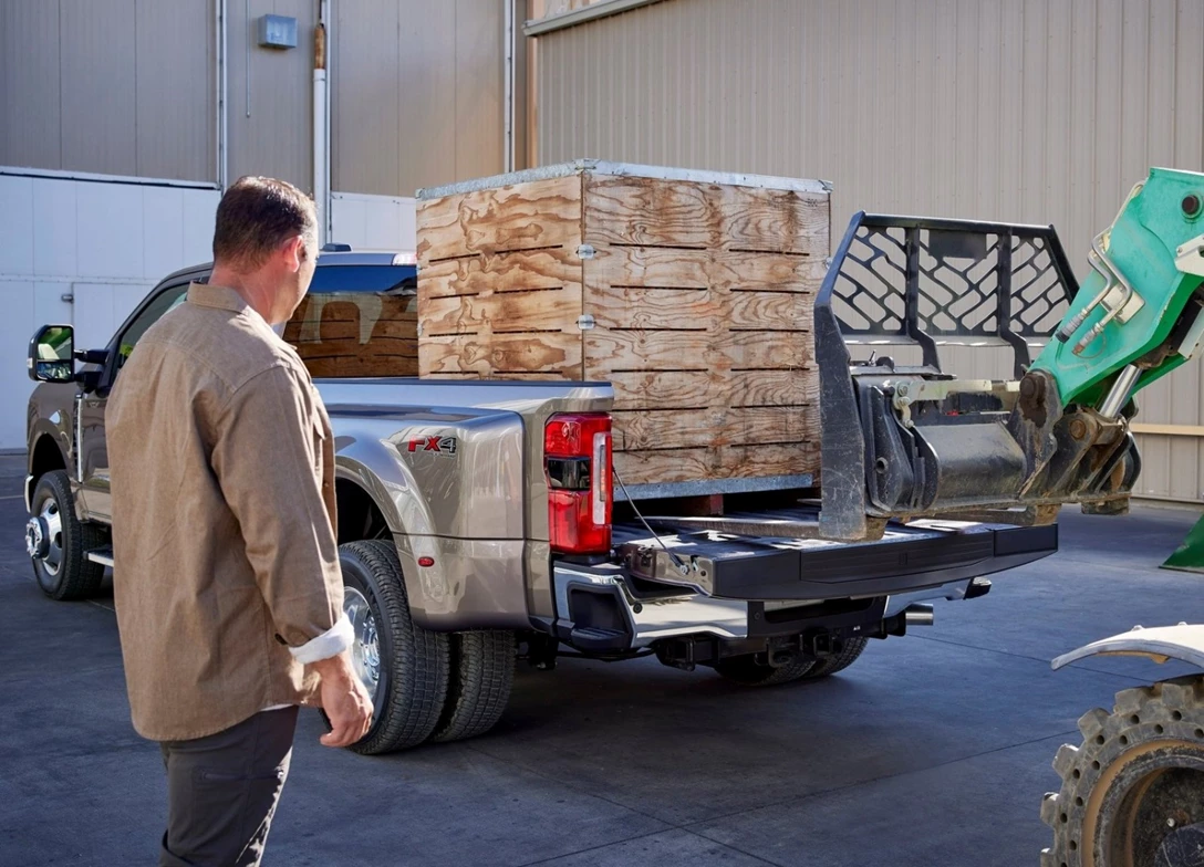 1690795-Ford_F-250_2024-10.jpg