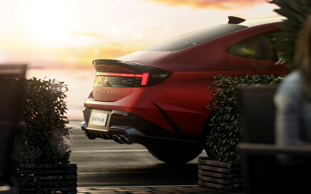 1680378-Large-54178-TheNewSONATASpicesUpMidsizeSedanSegmentwithSportiestDesignEver-min.jpg