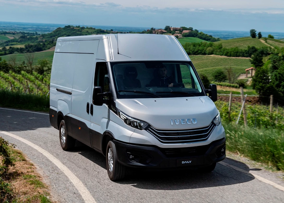 1699680-Iveco-Daily-2024-10.jpg