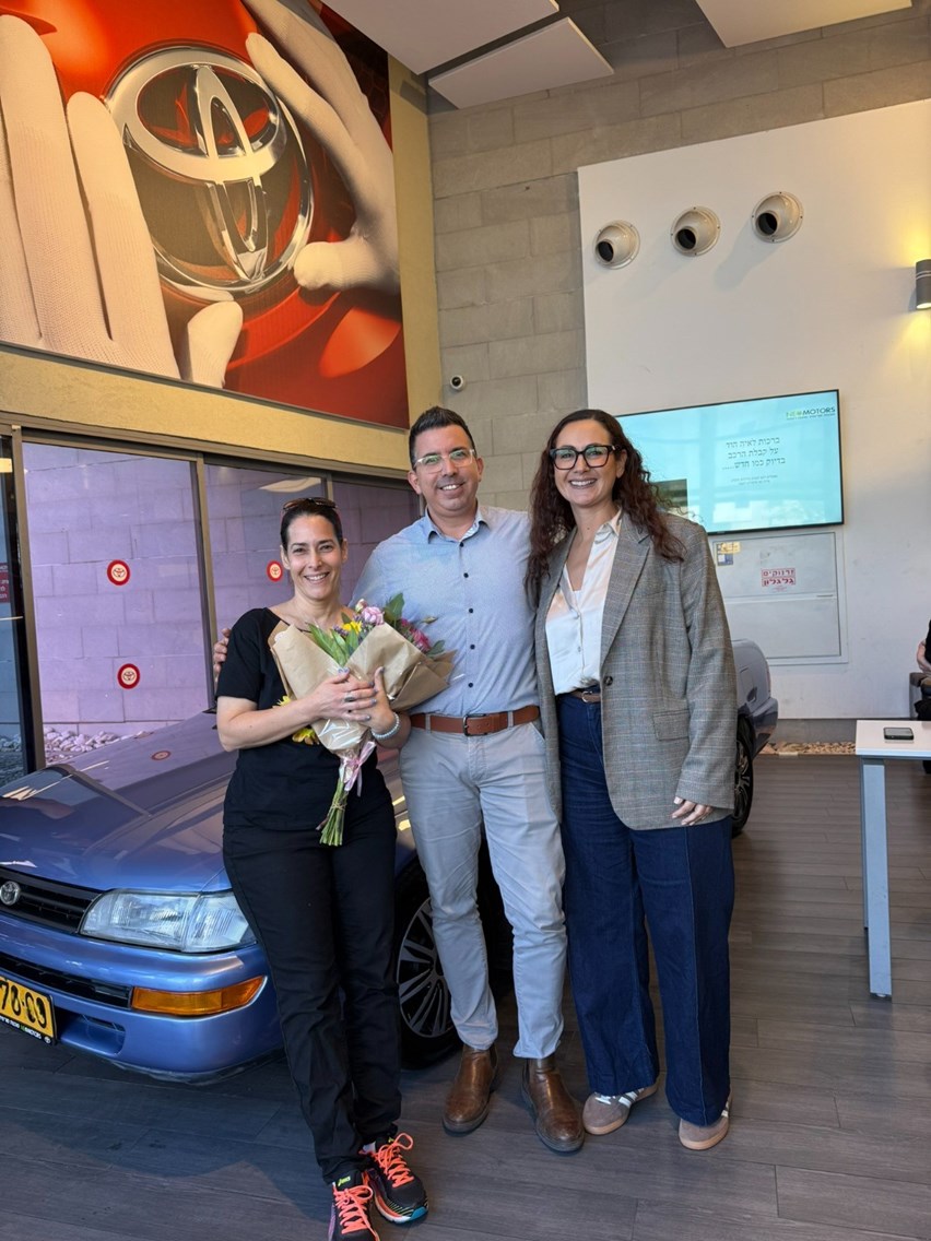 מימין: יואנה ברגיג, יניב שלם ואיה הוד