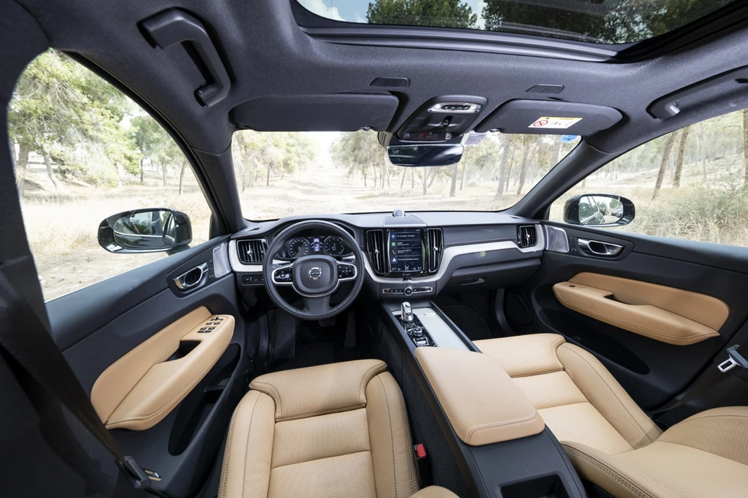 1606232-וולוו XC60 (4).jpg