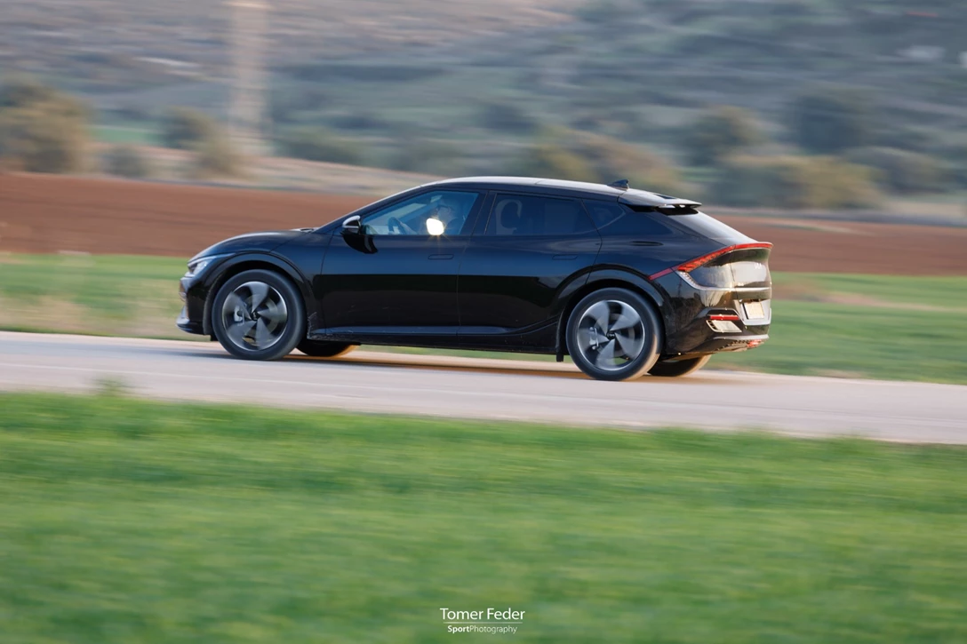 1675139-FTomer_KIA-ev6-120.jpg