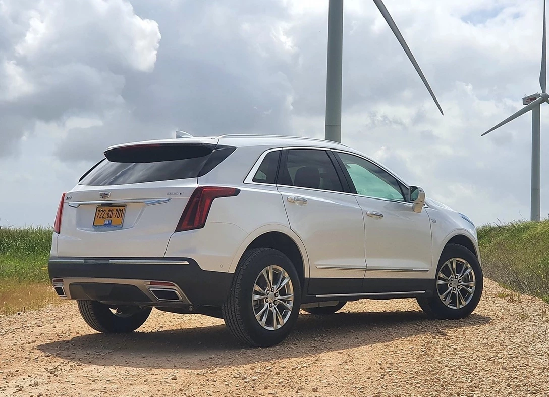 1677304-Cadillac-XT5-2023-02.jpg