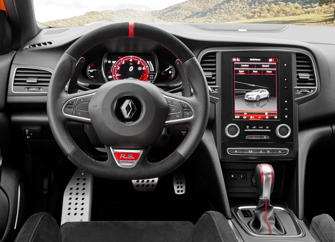 1671100-Renault-Megane_RS-2020-06.jpg