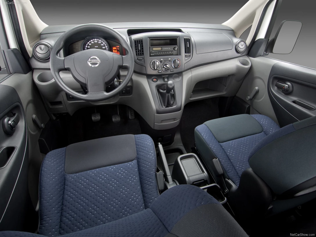 1588248-Nissan-NV200 4.jpg