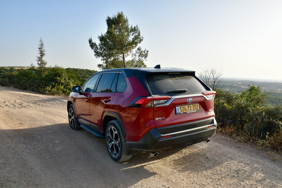 1643805-טויוטה ראב 4 PHEV - מבחן דרכים - 2.jpeg