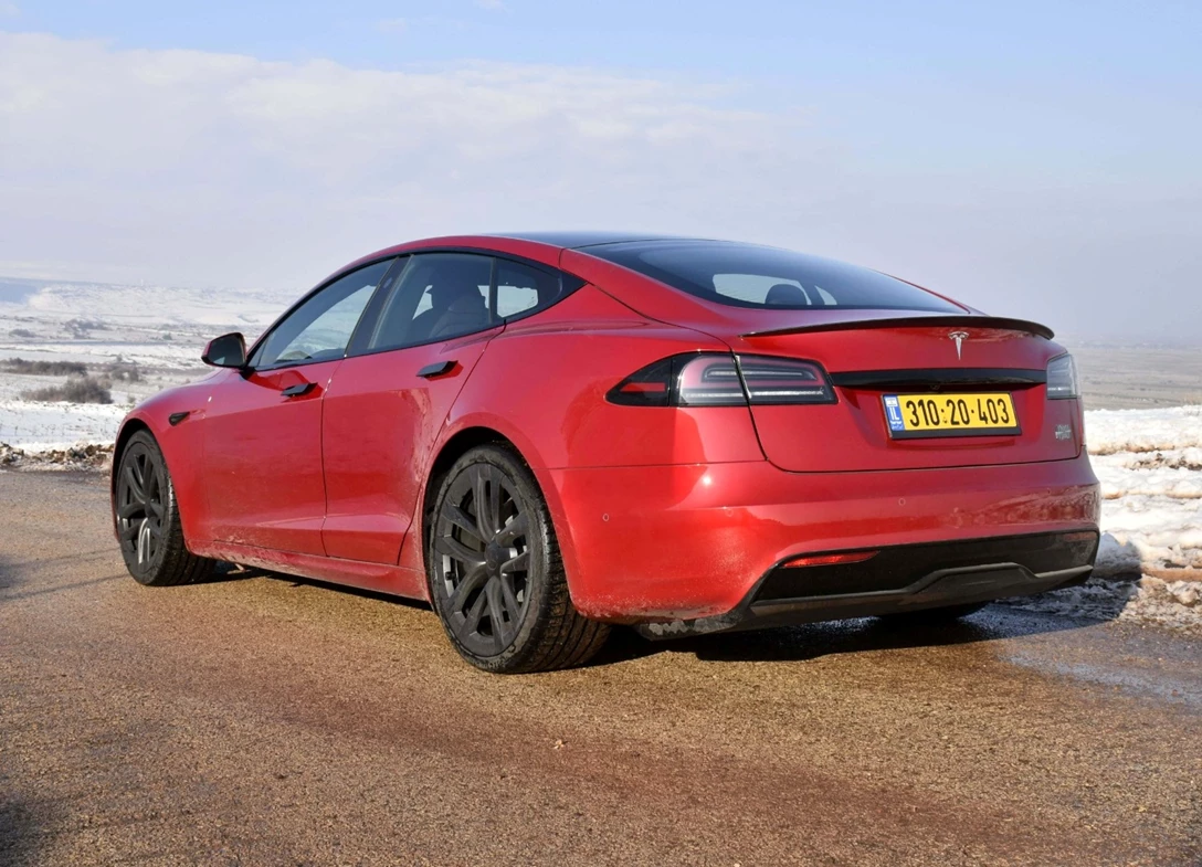 1695257-Tesla-Model_S-2024-02-ER.jpg
