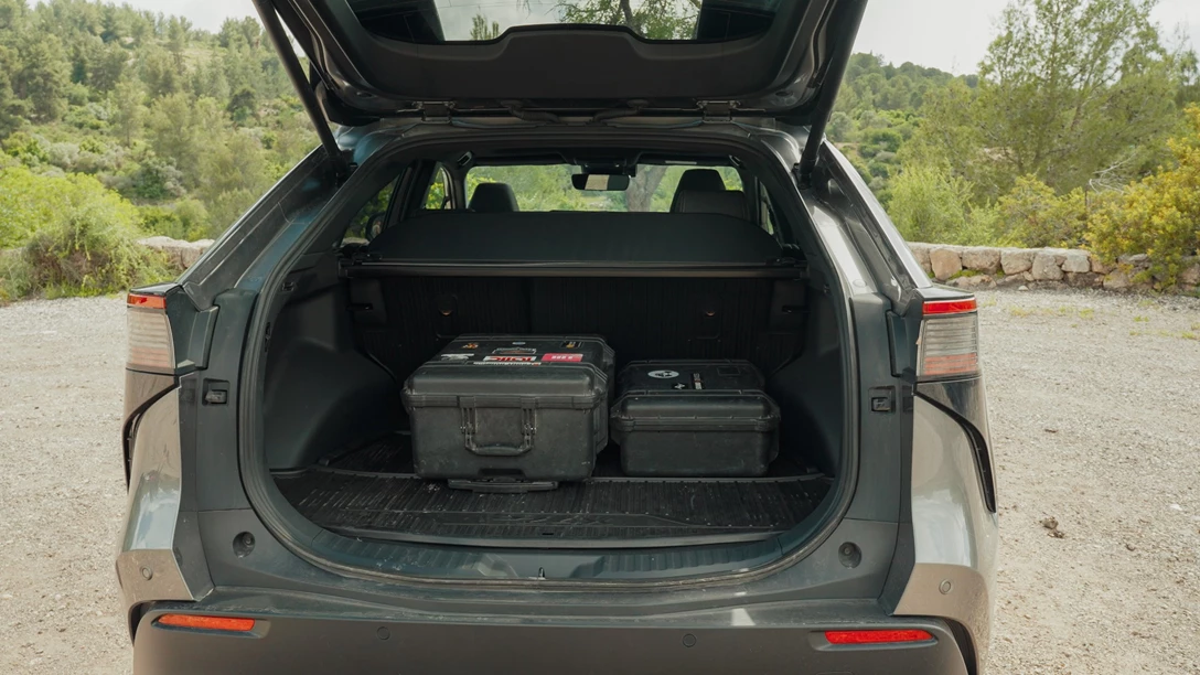 1681716-Hyundai IONIQ 5 vs Skoda Enyaq vs KIA EV6 vs TOYOTA BZ4X - 2023.01_34_26_15.Still172 copy.jpg