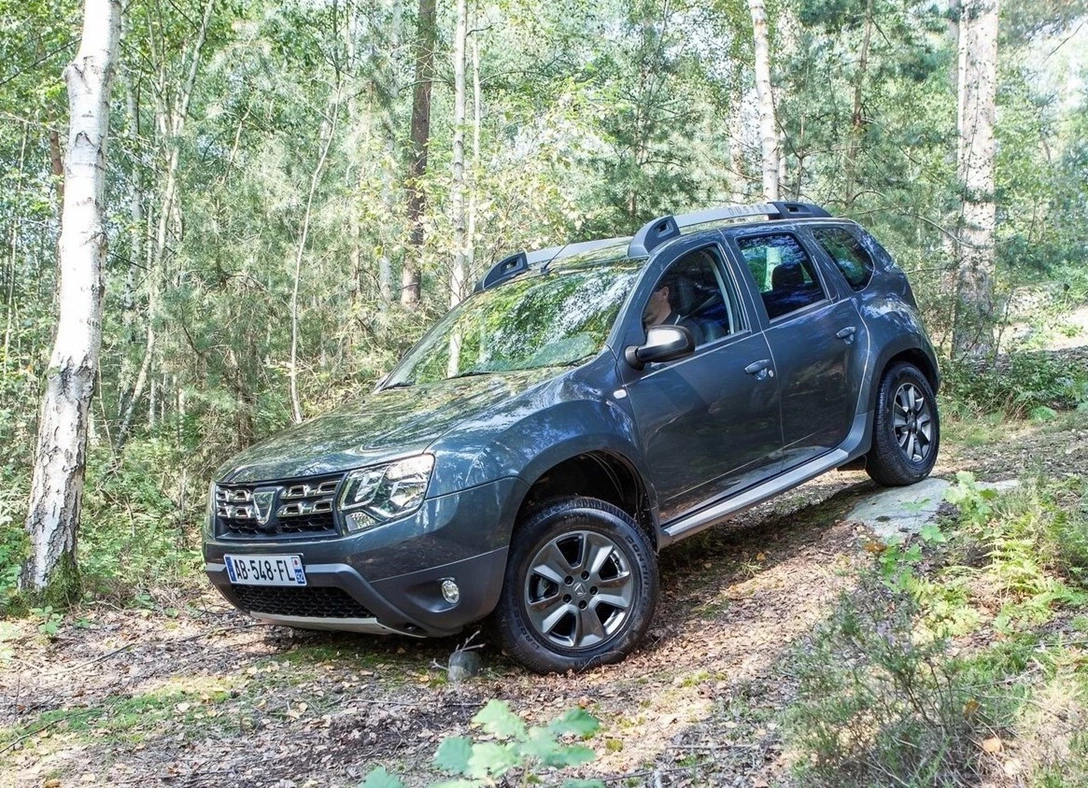 1639380-Dacia-Duster-2015-03.jpg