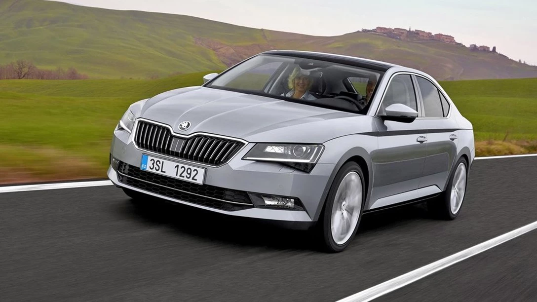 1682436-Skoda-Superb-2016-1024-05.jpg