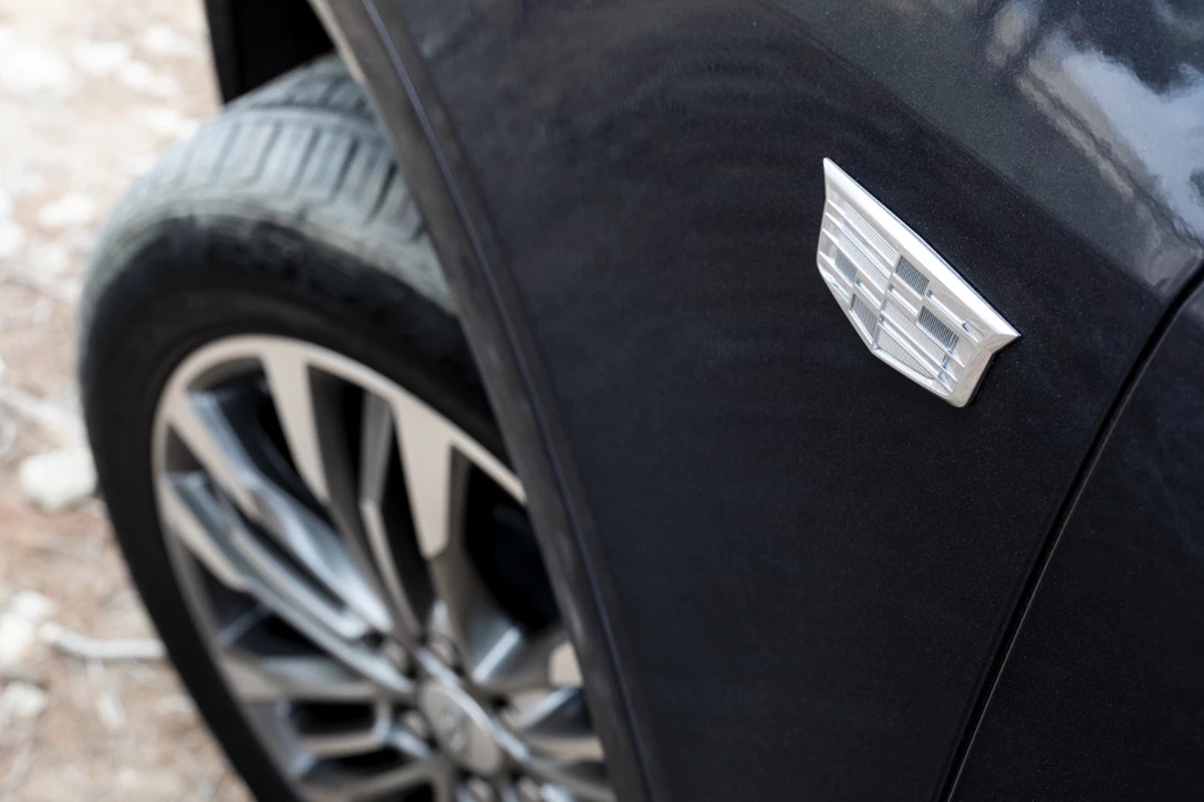 1606240-קאדילק XT5 (5).jpg