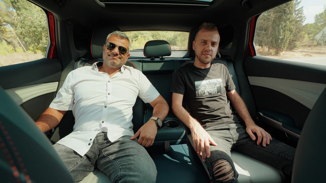 1672520-BYD ATTO 3.01_15_10_03.Still114 copy.jpg