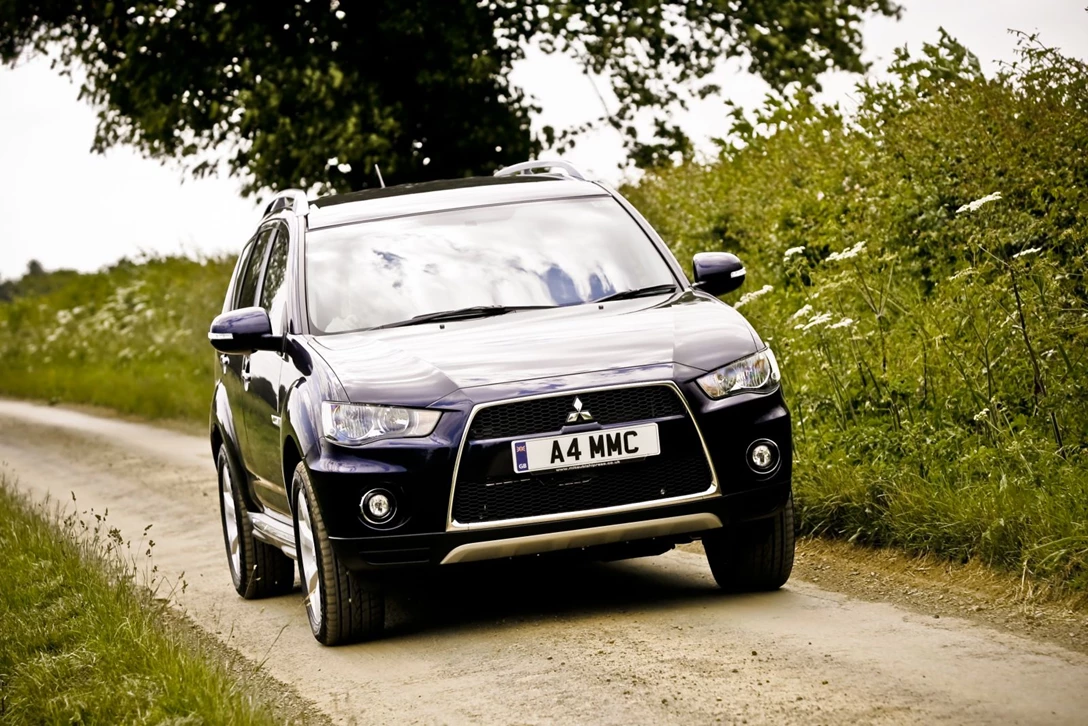 מיצובישי אאוטלנדר 2010