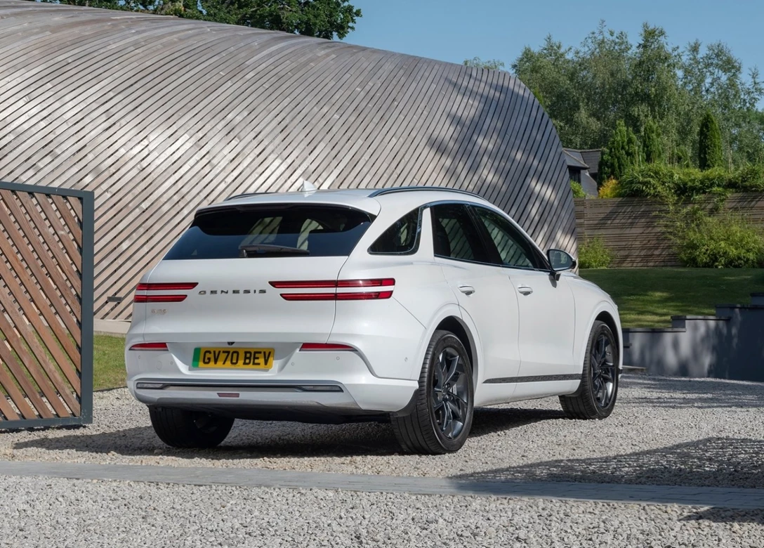 1675316-Genesis-GV70-2023-02.jpg