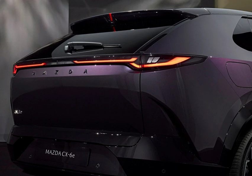 Mazda-CX-6e-2027-1280-5c133161da9f60689514f34a53bd89a354.jpg