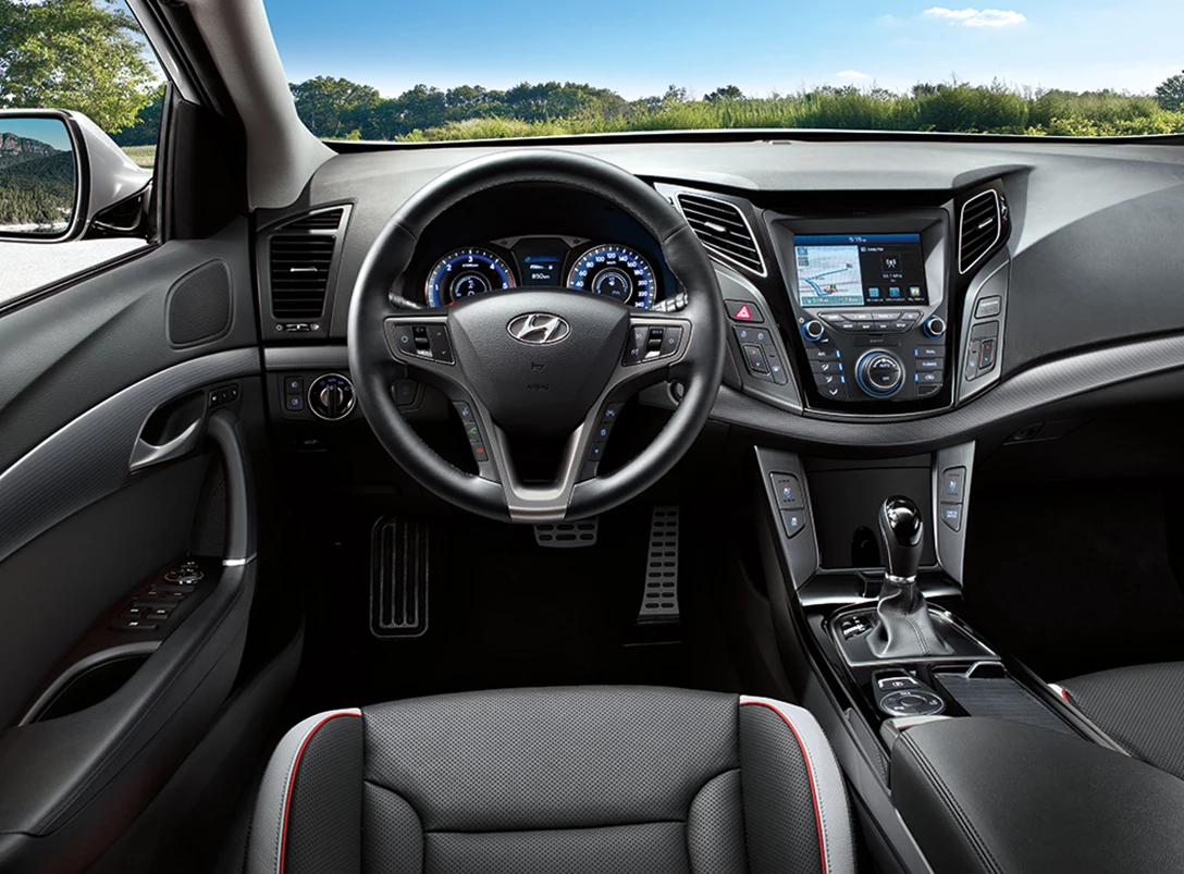 1604608-Hyundai i40 (6).jpg