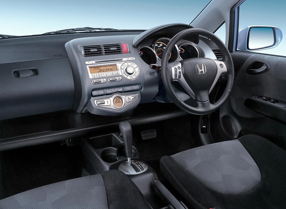 1606586-Honda-Jazz-2001-2008-06.jpg