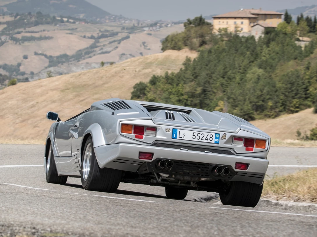 Countach 3.jpg