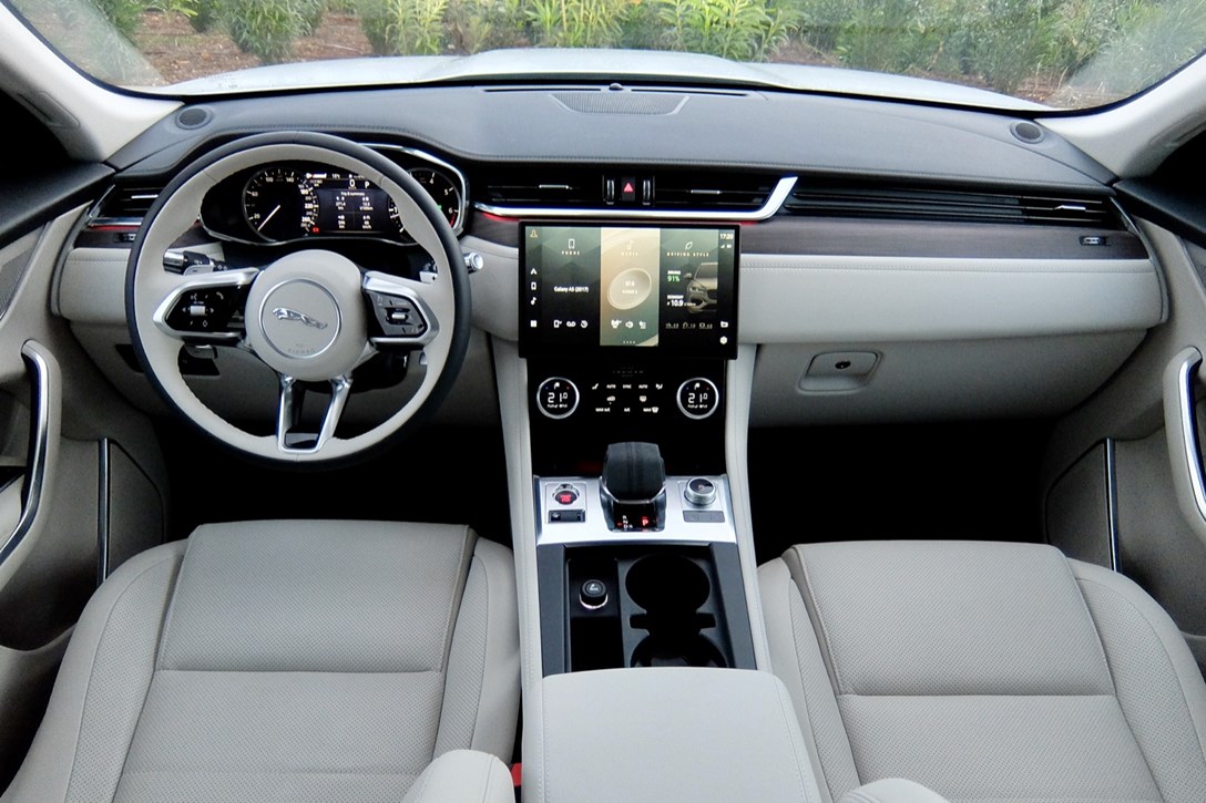 1641938-יגואר F פייס  - 13.jpeg