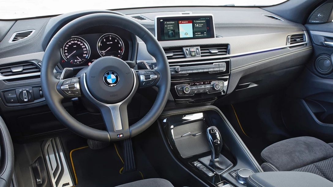 1650447-bmw_x2-115.jpg