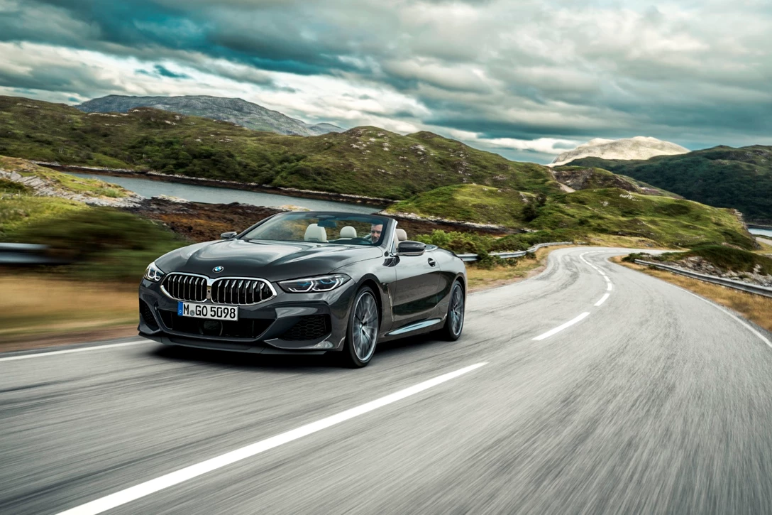 1606078-P90327623_highRes_the-new-bmw-8-series.jpg