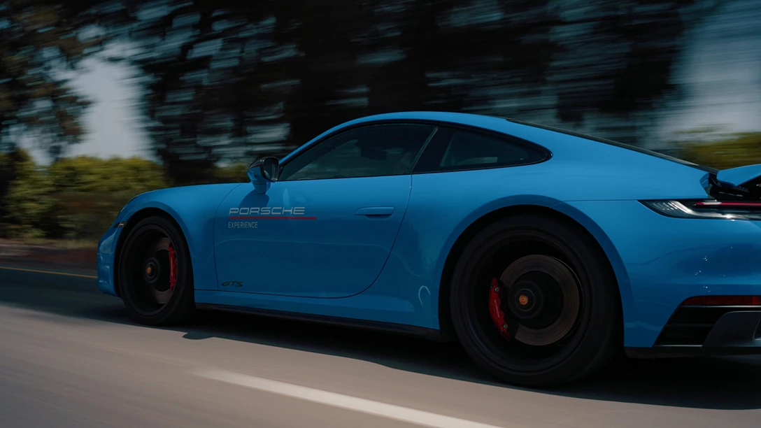 1664825-Porsche 992 GTS.00_38_37_05.Still017-min.jpg