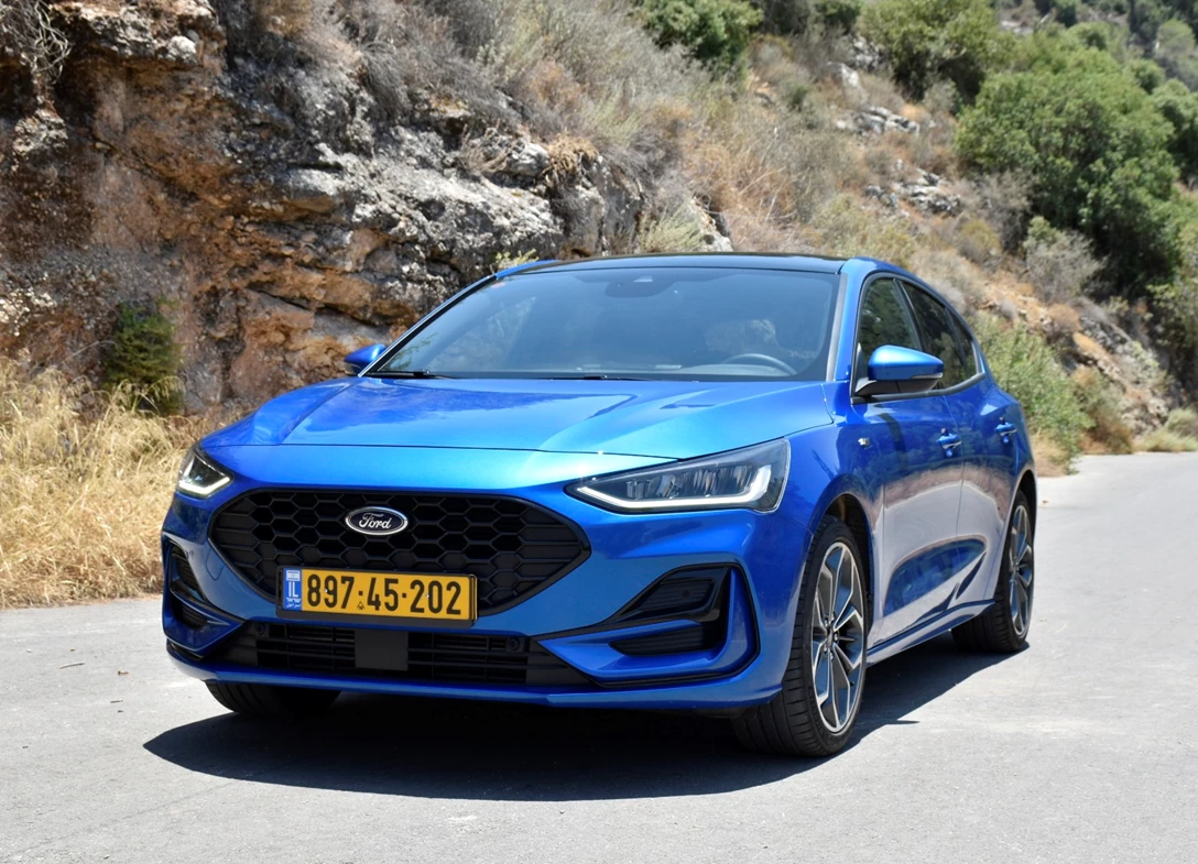 1705603-Ford-Focus-2025 (4).jpg