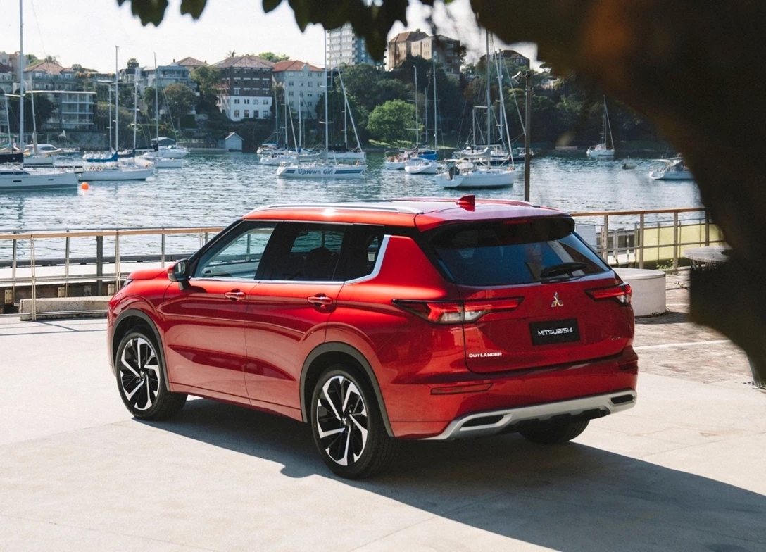 1691896-Mitsubishi-Outlander-2024-03.jpg