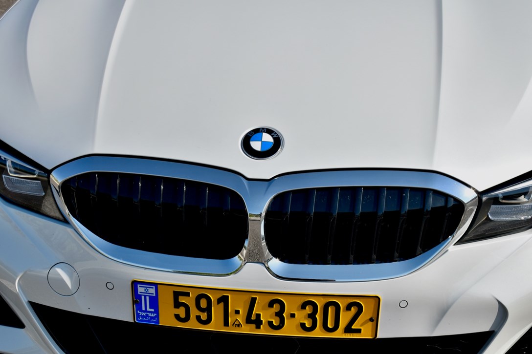 1648810-BMW320 - 12.jpeg