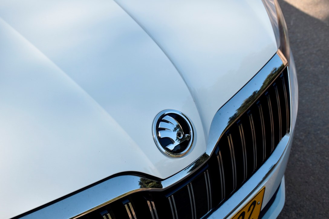 1654742-skoda superb 15 L - 5.jpeg