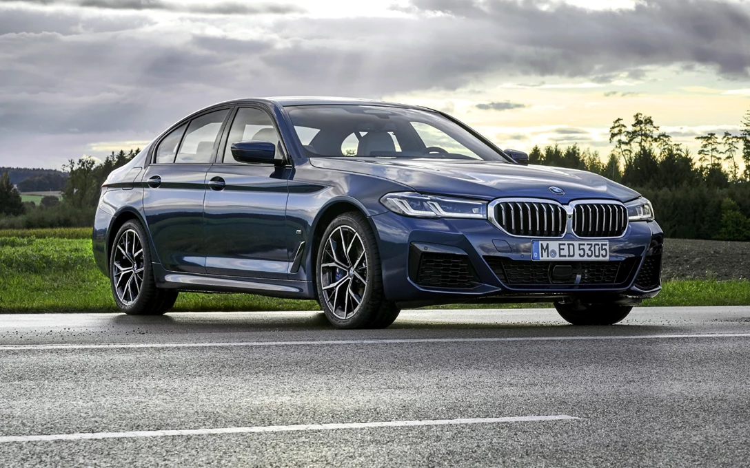1679783-P90404081_highRes_the-new-bmw-540i-xdr-min.jpg