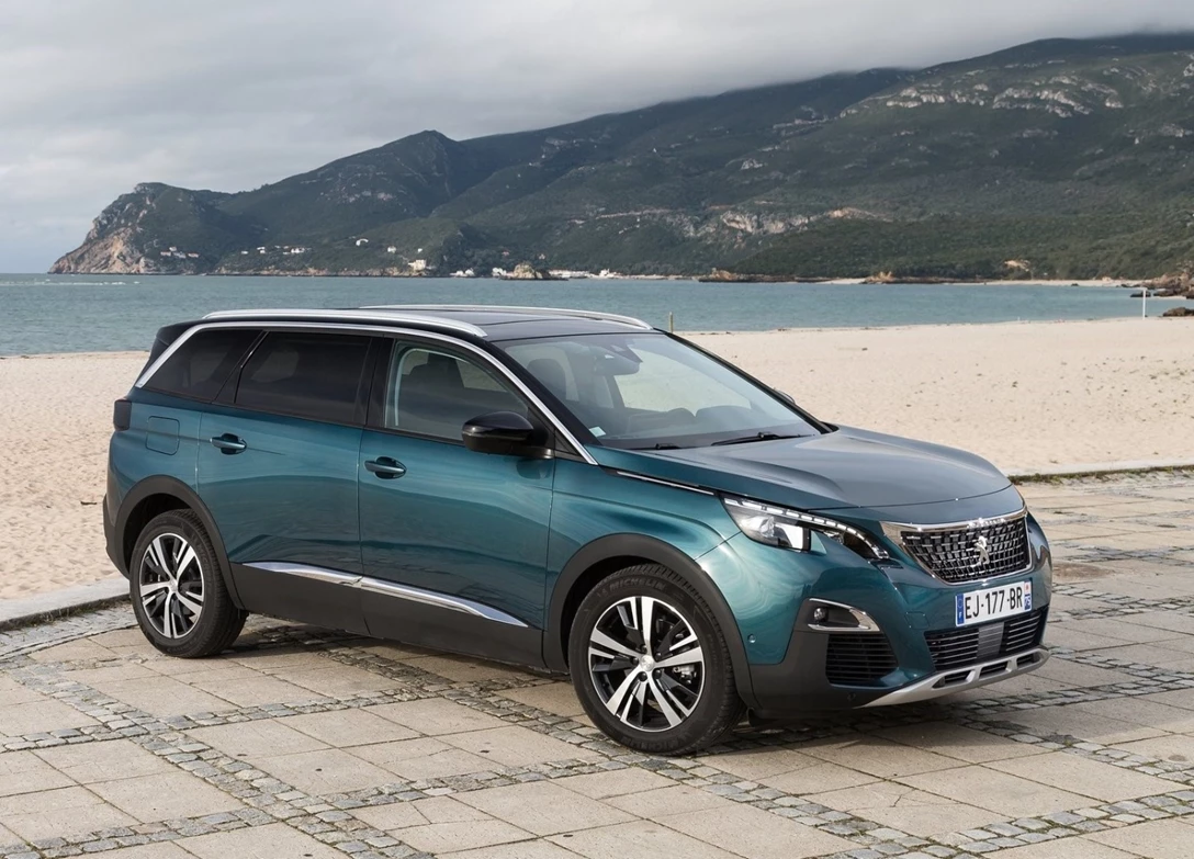 1641108-Peugeot-5008-2020-01.jpg
