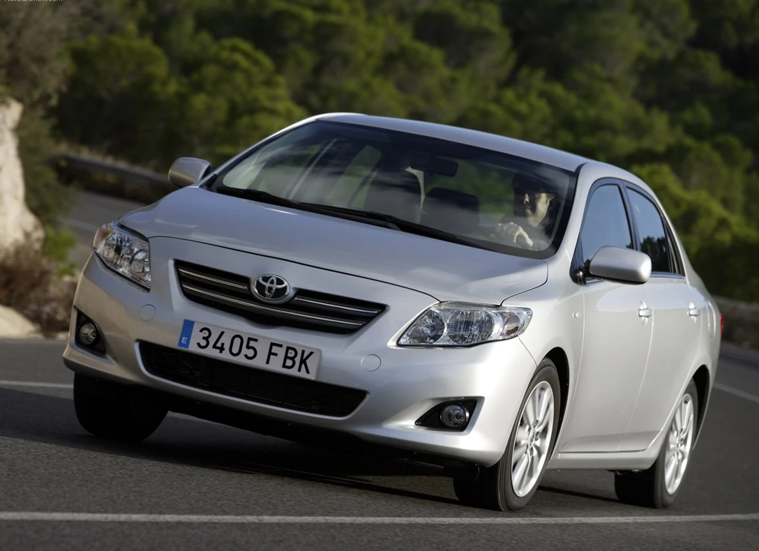 Toyota-Corolla-2008-2009-02.jpg