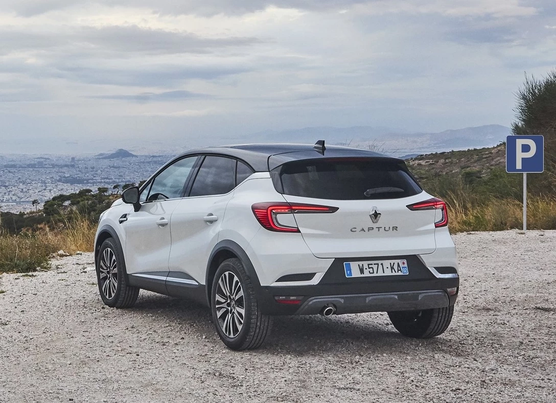 1654612-Renault-Captur-2022-03.jpg