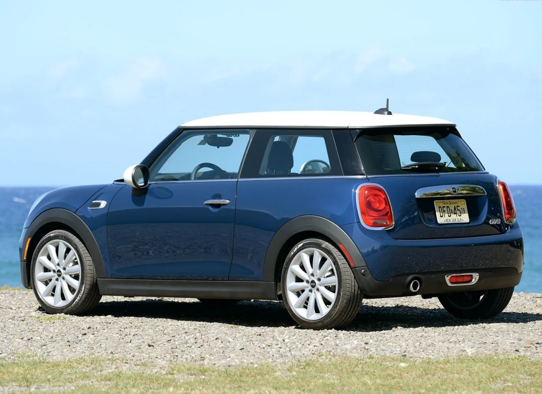 1659090-Mini-Cooper-2016-02.jpg