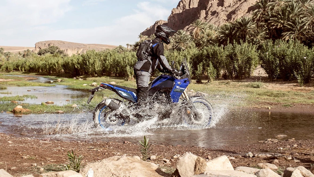 1682059-2023-Yamaha-XTZ700-EU-Icon_Blue-Action-011-03-min.jpg