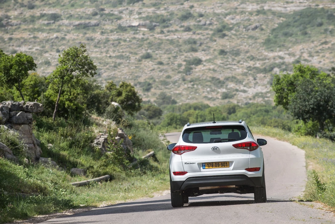 1594284-השוואתי פנאי - יונדאי טוסון מול מאזדה CX-5 מול פיגו 3008 מול קיה ספורטאז (8).jpg