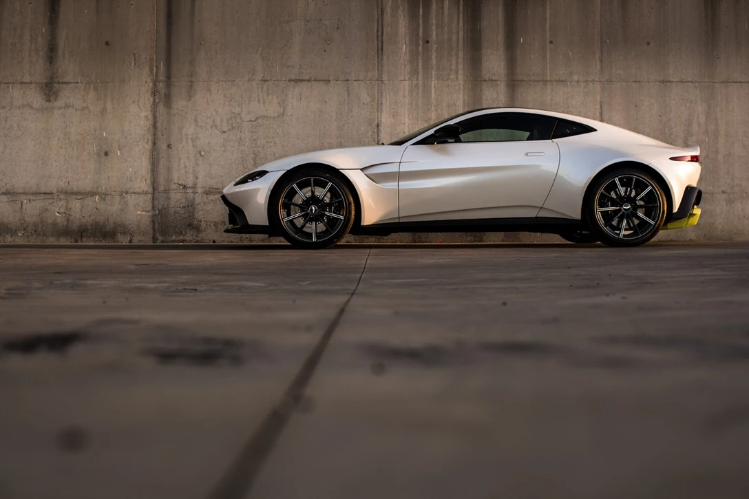 1599114-אסטון מרטין ואנטג מבחן דרכים השקה (14).jpg