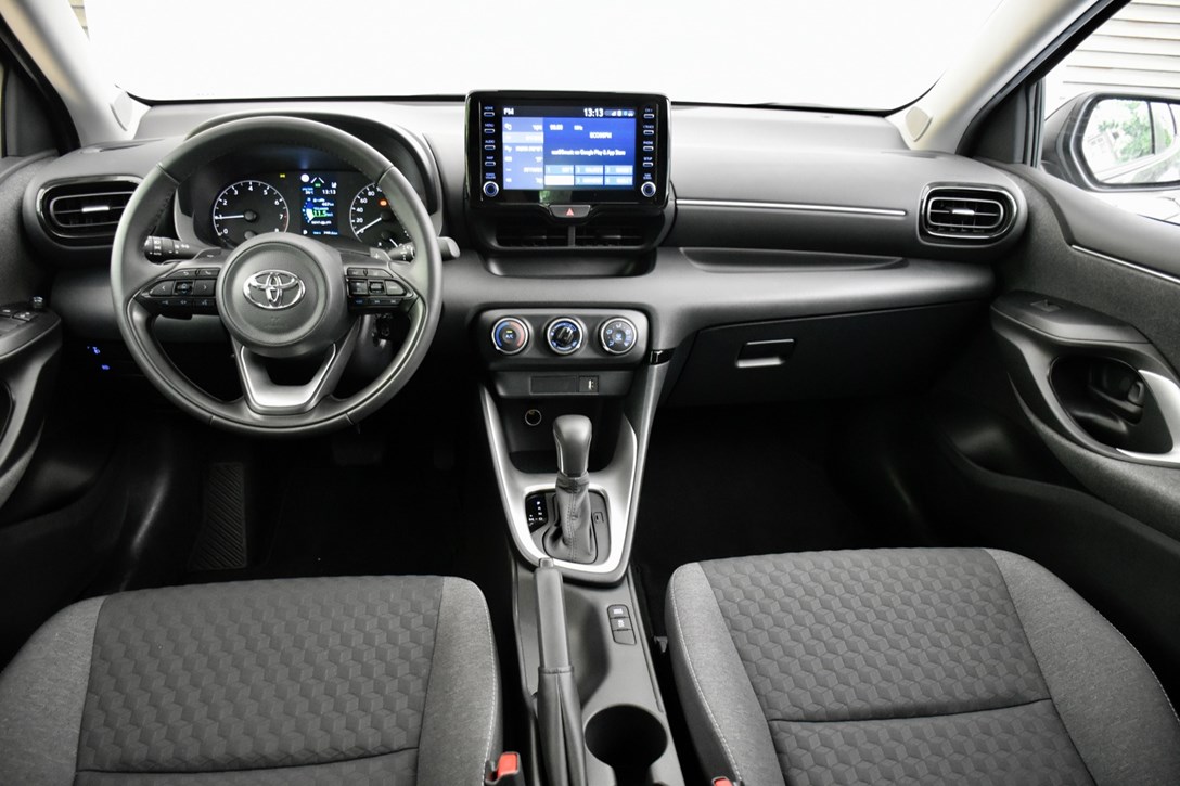 1647587-טויוטה יאריס 1.5 ל - 12.jpeg