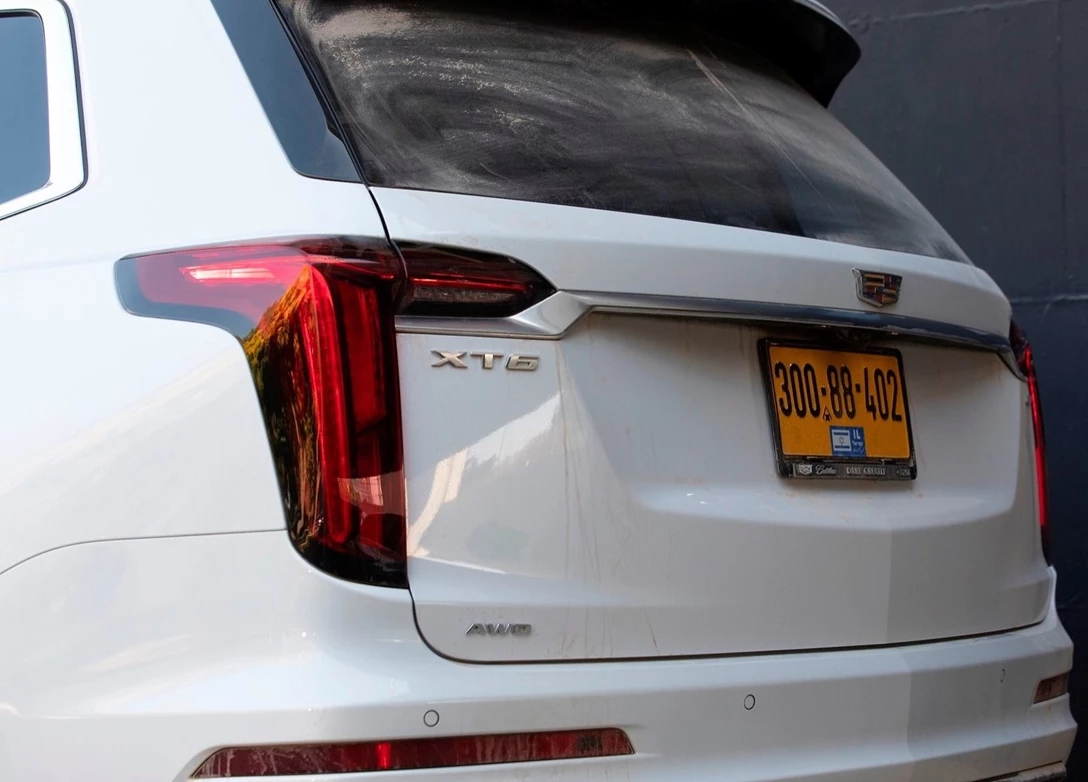 1677639-Cadillac-XT6-2023-11.jpg