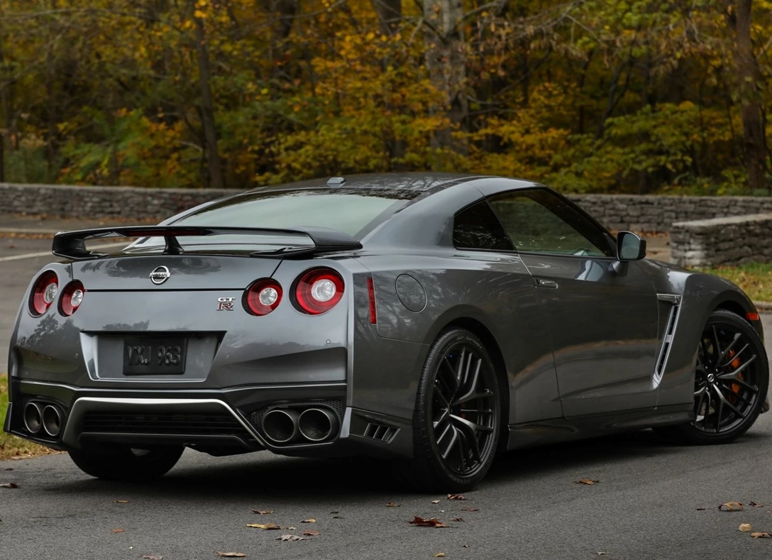 1670692-Nissan-GT-R_T-spec-2022-02.jpg