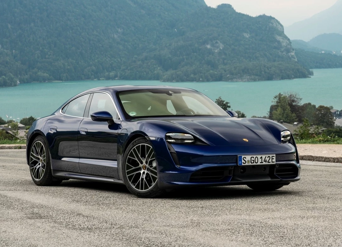 1665101-Porsche-Taycan_Turbo-2022-04.jpg