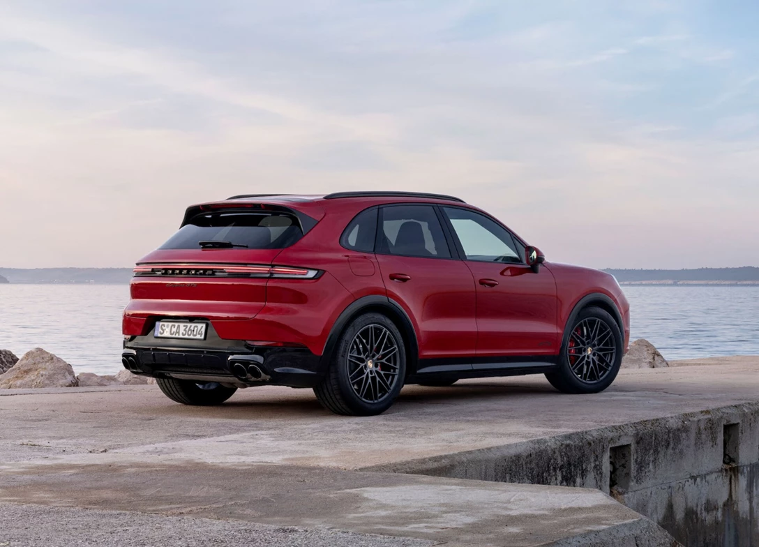 1710184-Porsche-Cayenne-2025-03.jpg