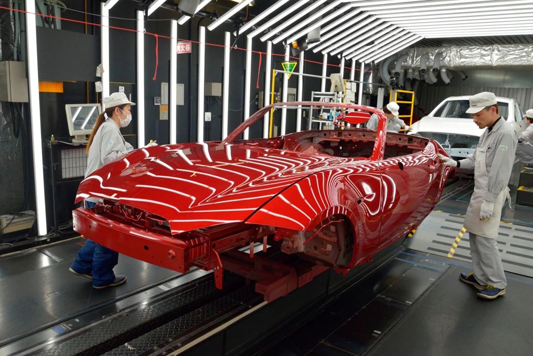 1648926-Ujina_Plant_Hiroshima_Paint_Shop_Mazda_MX-5_2.jpg