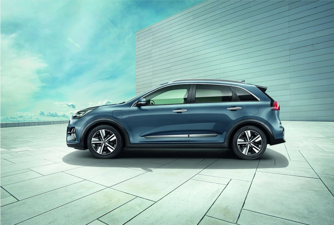 1632499-kia_niro_phev_my20_side_view_15349_90145.jpg