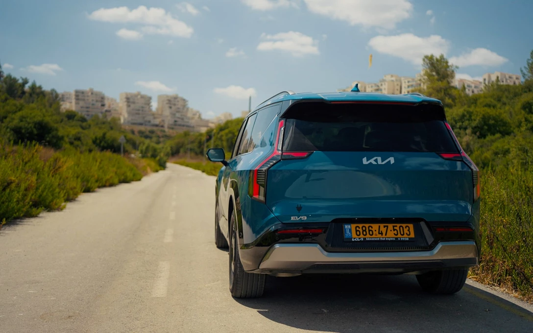 1698876-KIA EV9 2024.01_06_53_22.Still056-min.jpg