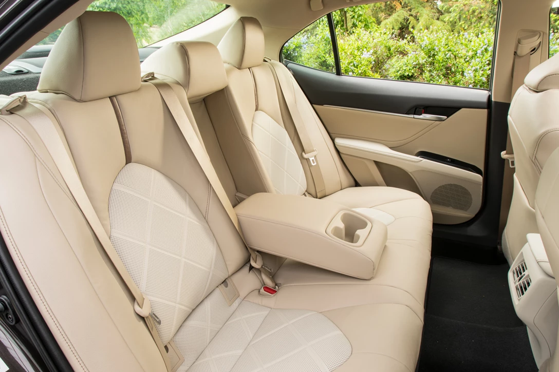 1594670-טויוט קאמרי החדשה (4).jpg