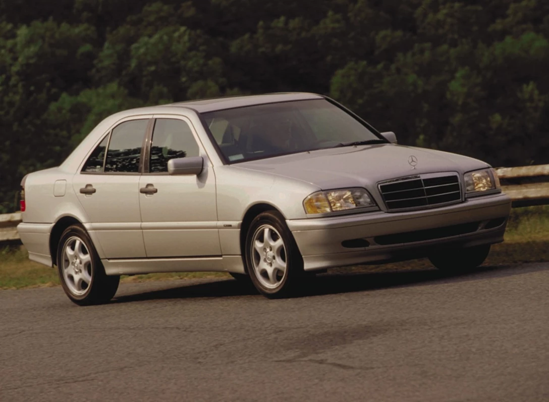 1604812-Mercedes-Benz-C-Class-1995-2000-2.jpg
