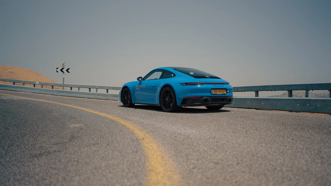 1664878-Porsche 992 GTS.00_57_12_15.Still039.jpg